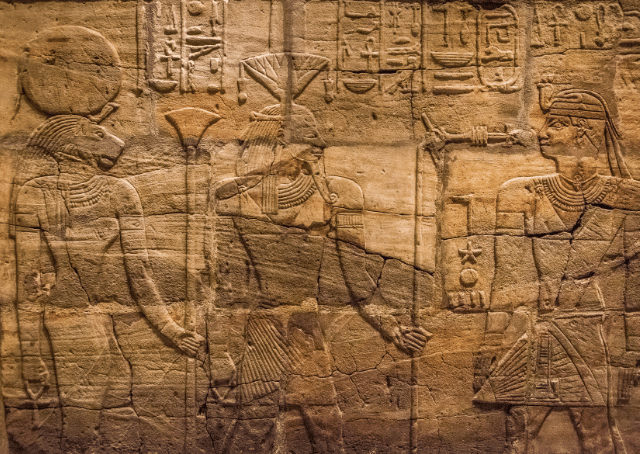 Dioses do antiguo Egipto com Khepri