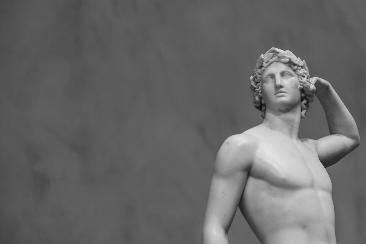 Estatua griega de Apolo