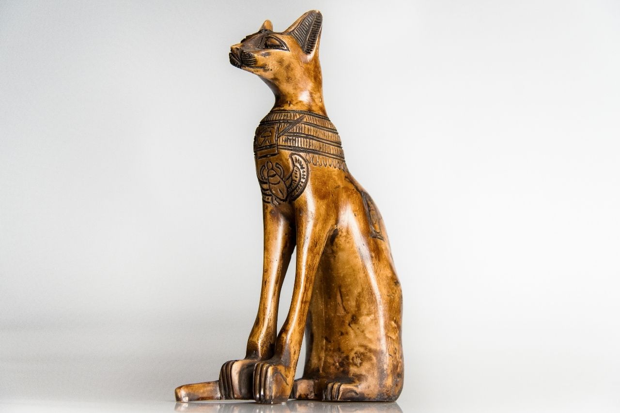 Bastet como estatua de gato