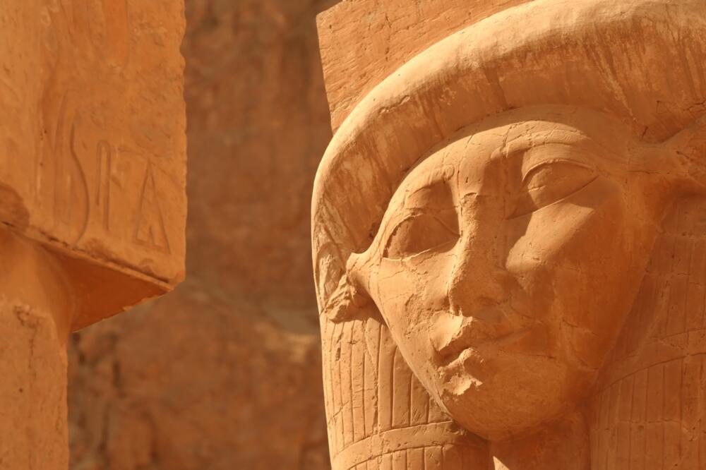Estatua de Hathor, deusa egipcia do amor e a belleza e feroz protectora de Ra