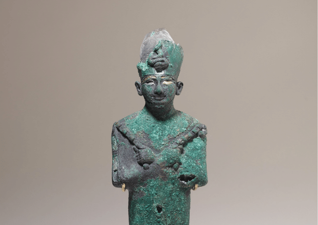 Estatua do deus egipcio do mais allá e señor dos muertos Osiris