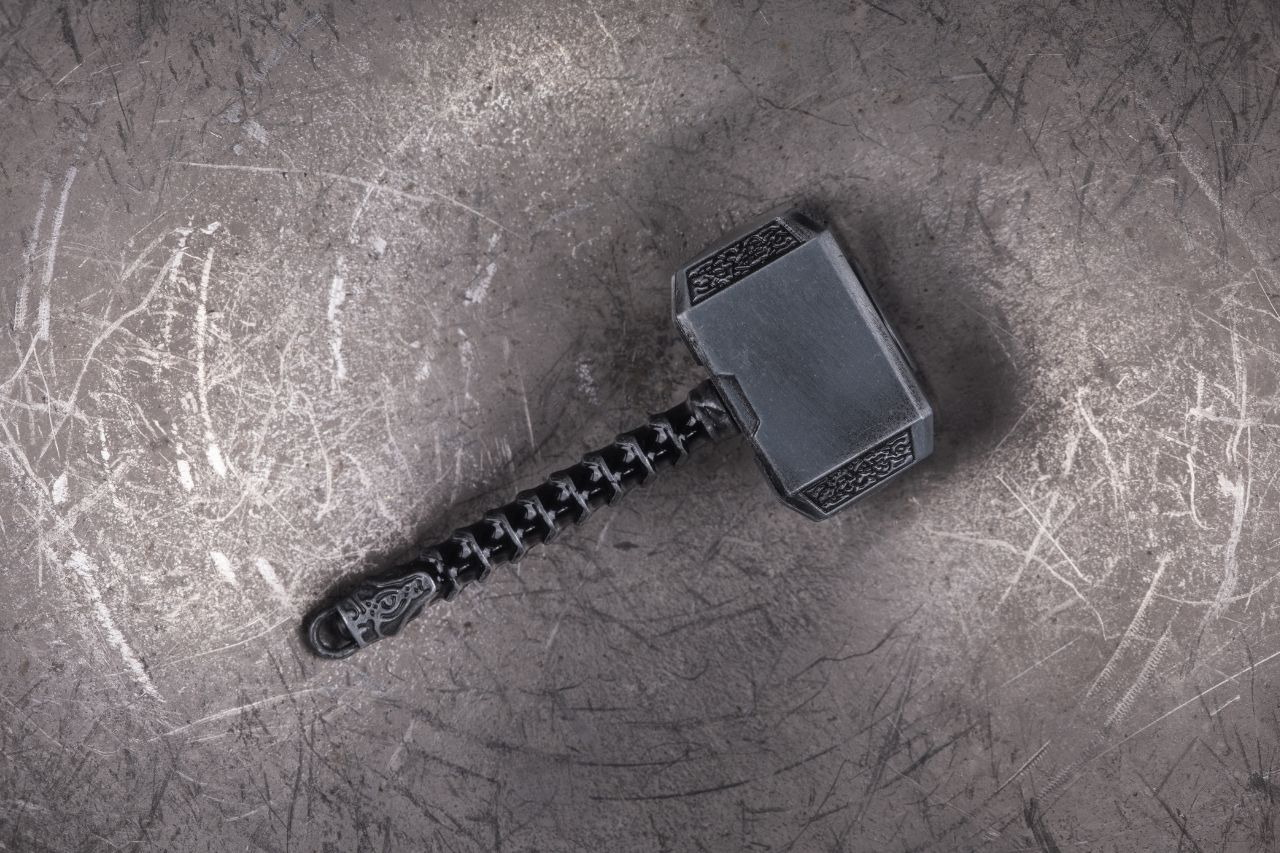 El martillo de Thor, Mjölnir