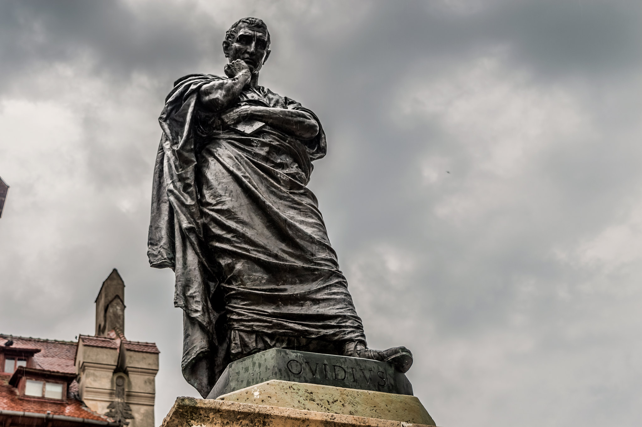 Estatua de Ovidio, ou poeta romano