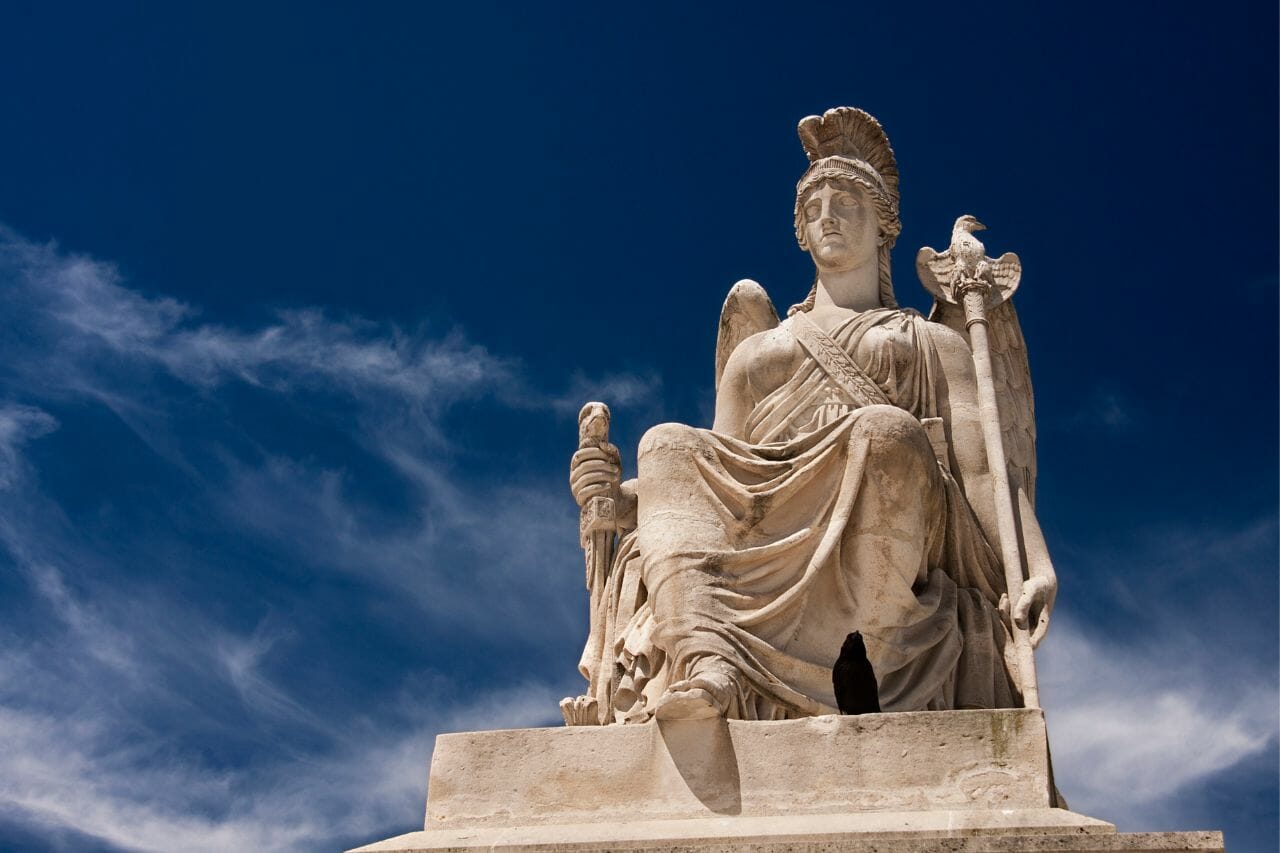 Atena vs Afrodite: duas irmãs de traços opostos na mitologia grega
