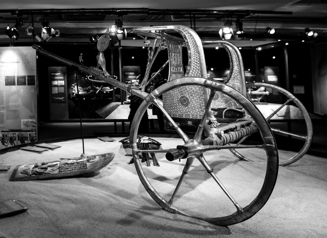 Carros de faraós egípcios antigos no Museu do Cairo