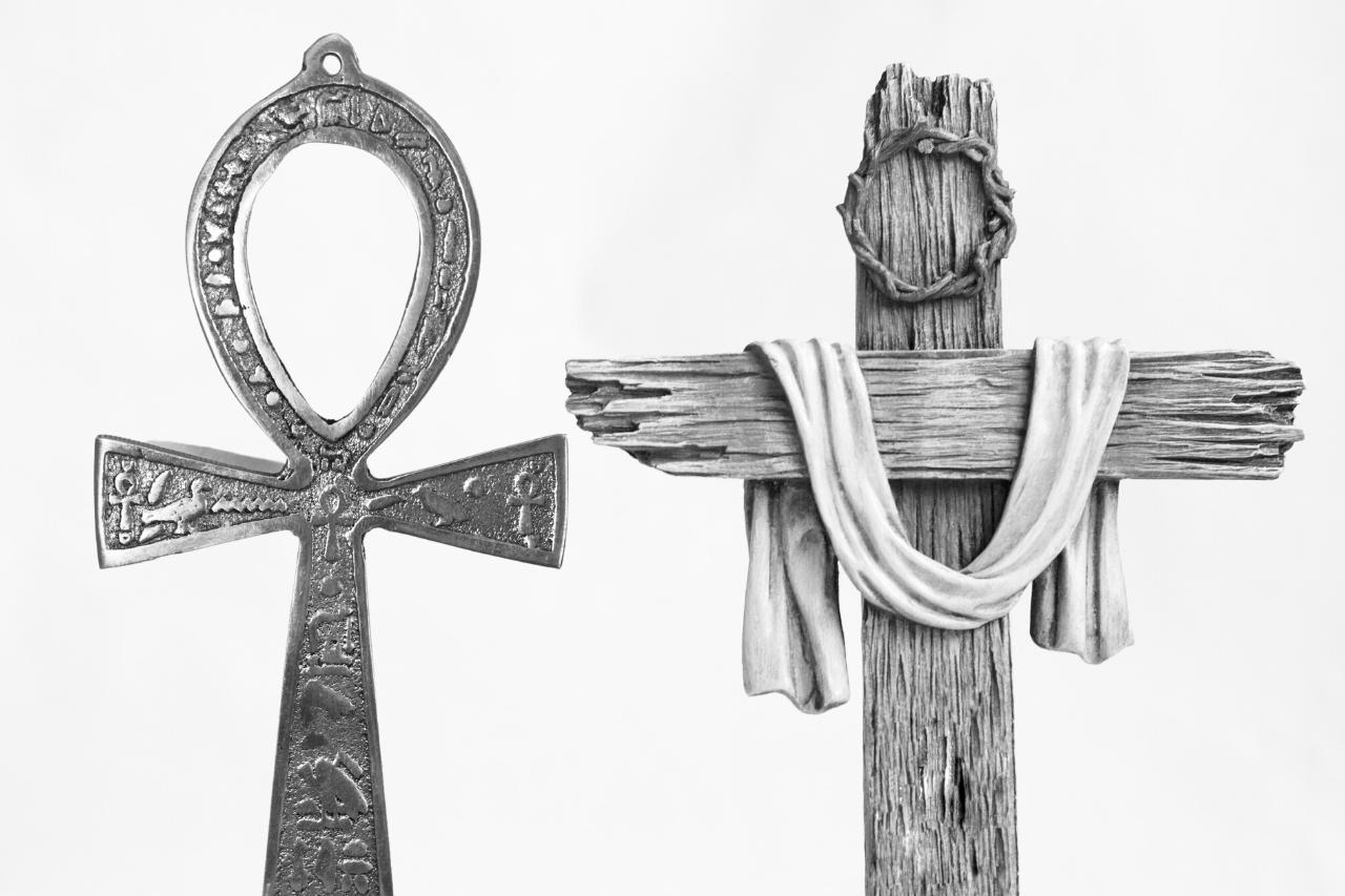 Ankh vs Cruz: Qual destes símbolos religiosos apareceu primeiro?