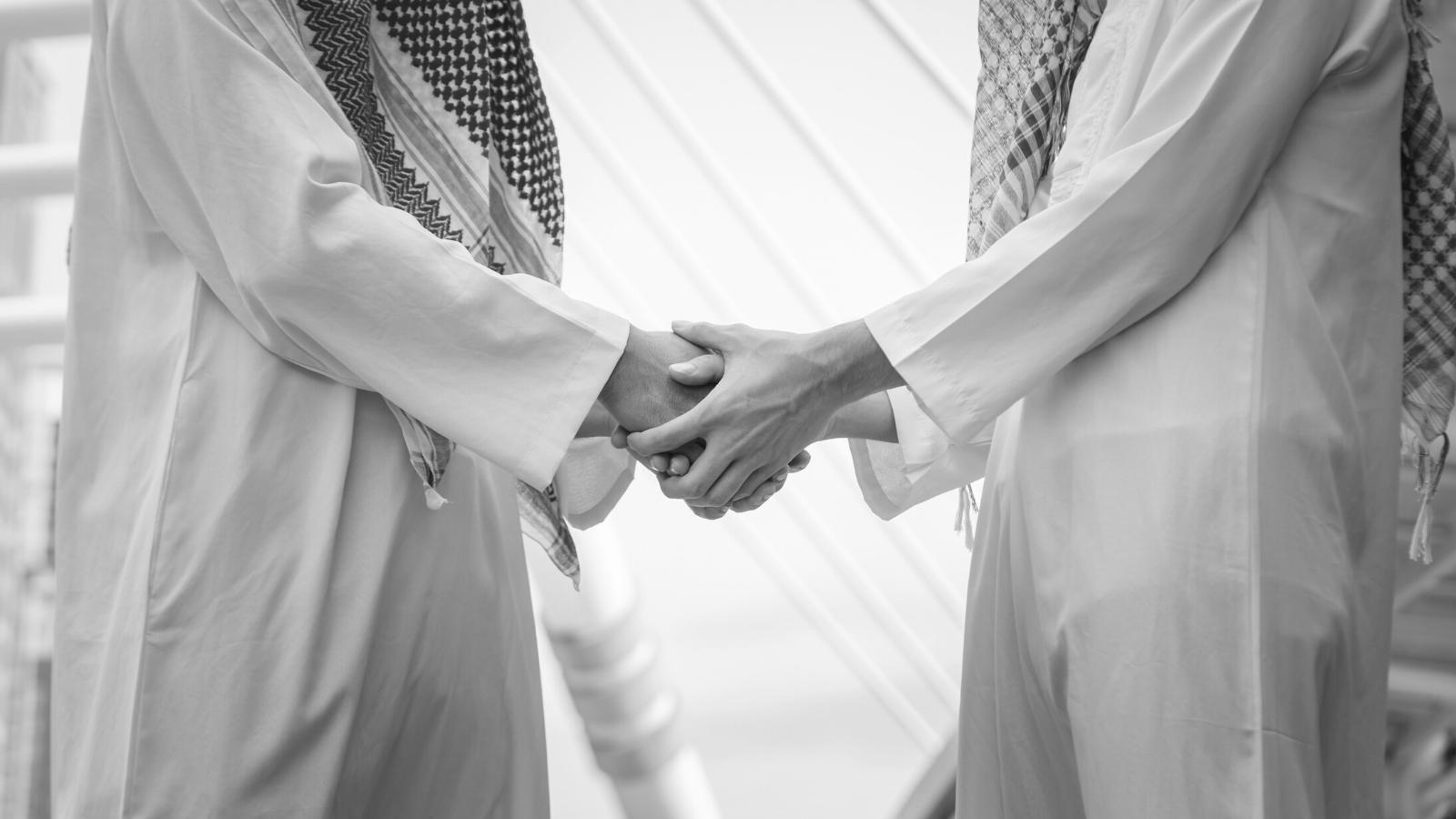 Árabes vs Persas: História de duas etnias semelhantes mas diferentes