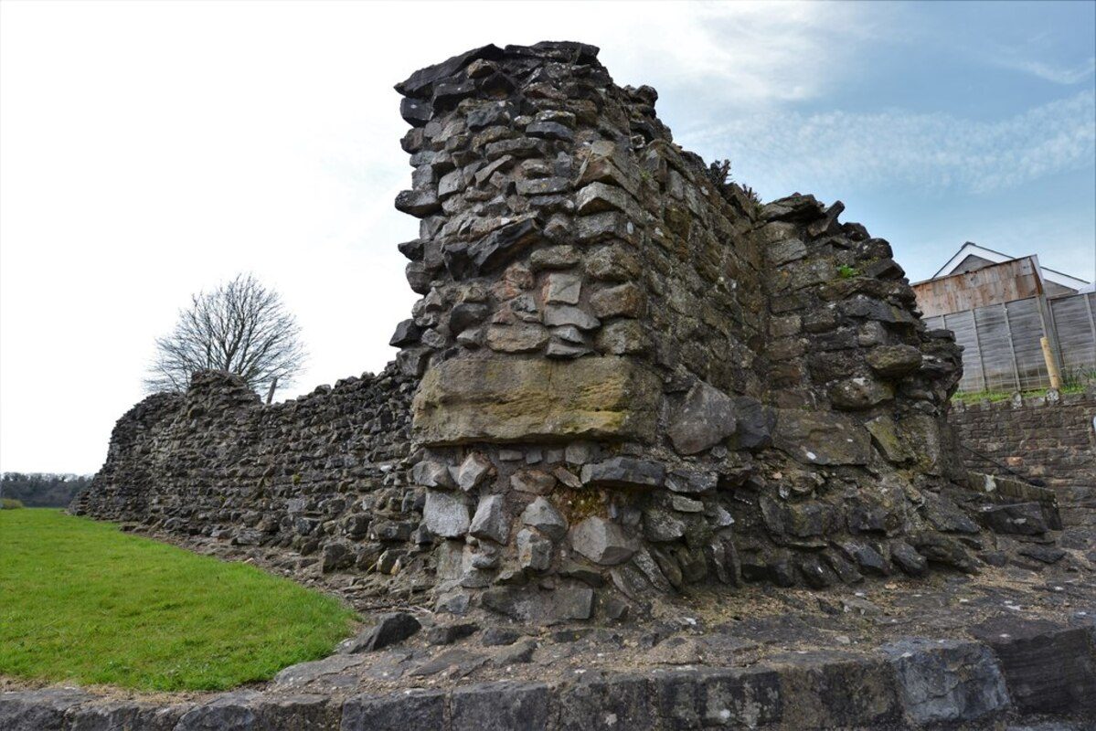 Parte das ruínas romanas de Caerwent, Gwent. Foto de Michael Garlick, CC-BY 2.0