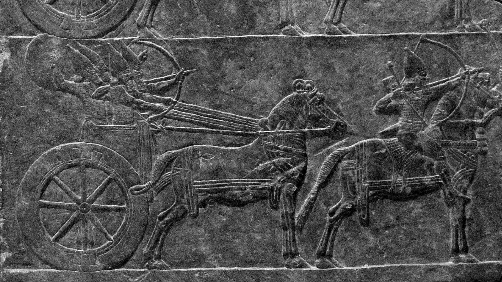Entalhe de carro e arqueiros mesopotâmicos