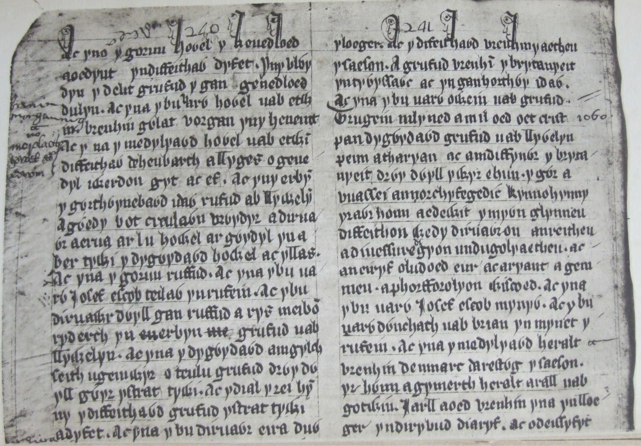 Colunas 240 - 241 do Livro Vermelho de Hergest, 1375 - 1425. Digitalização da edição fac-símile de J. Gwenogvryn Evans (1890)