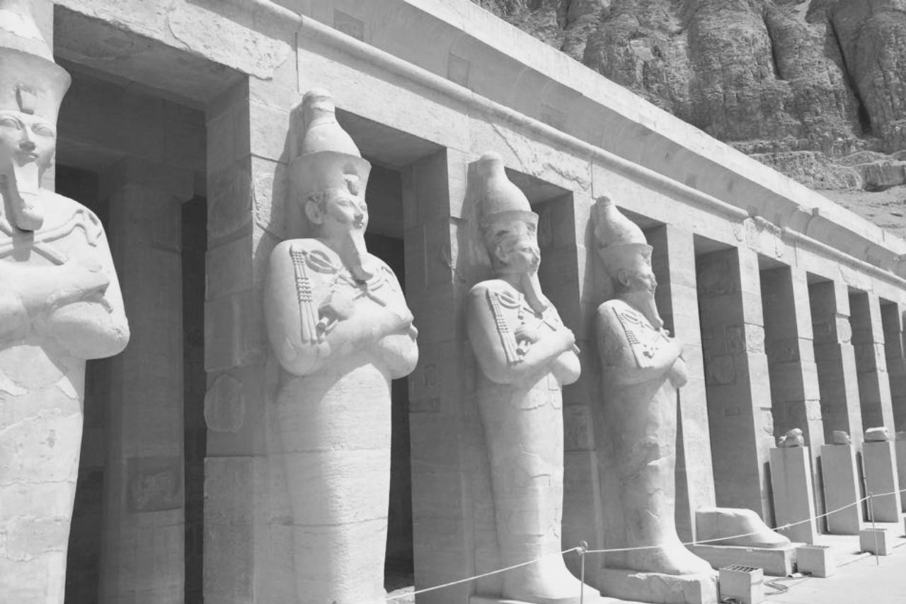Deir el-Bahri: descobrir os segredos do templo funerário da rainha Hatshepsut