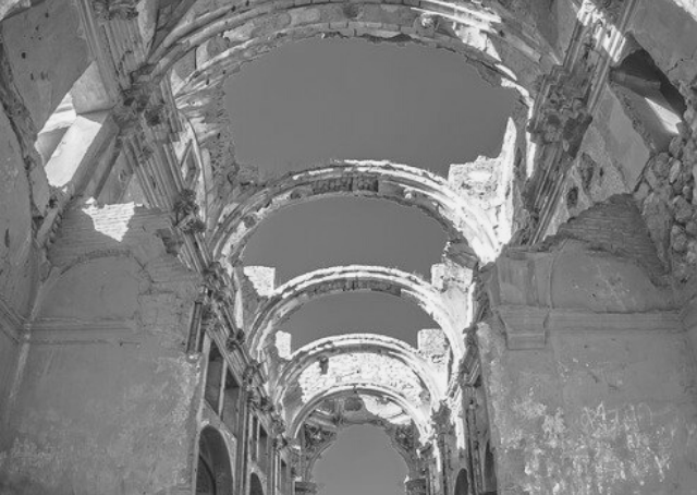 Igreja de Umm al-Zinnar destruída na Síria