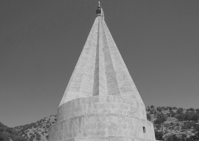 Cúpula do templo yazidi no Iraque setentrional
