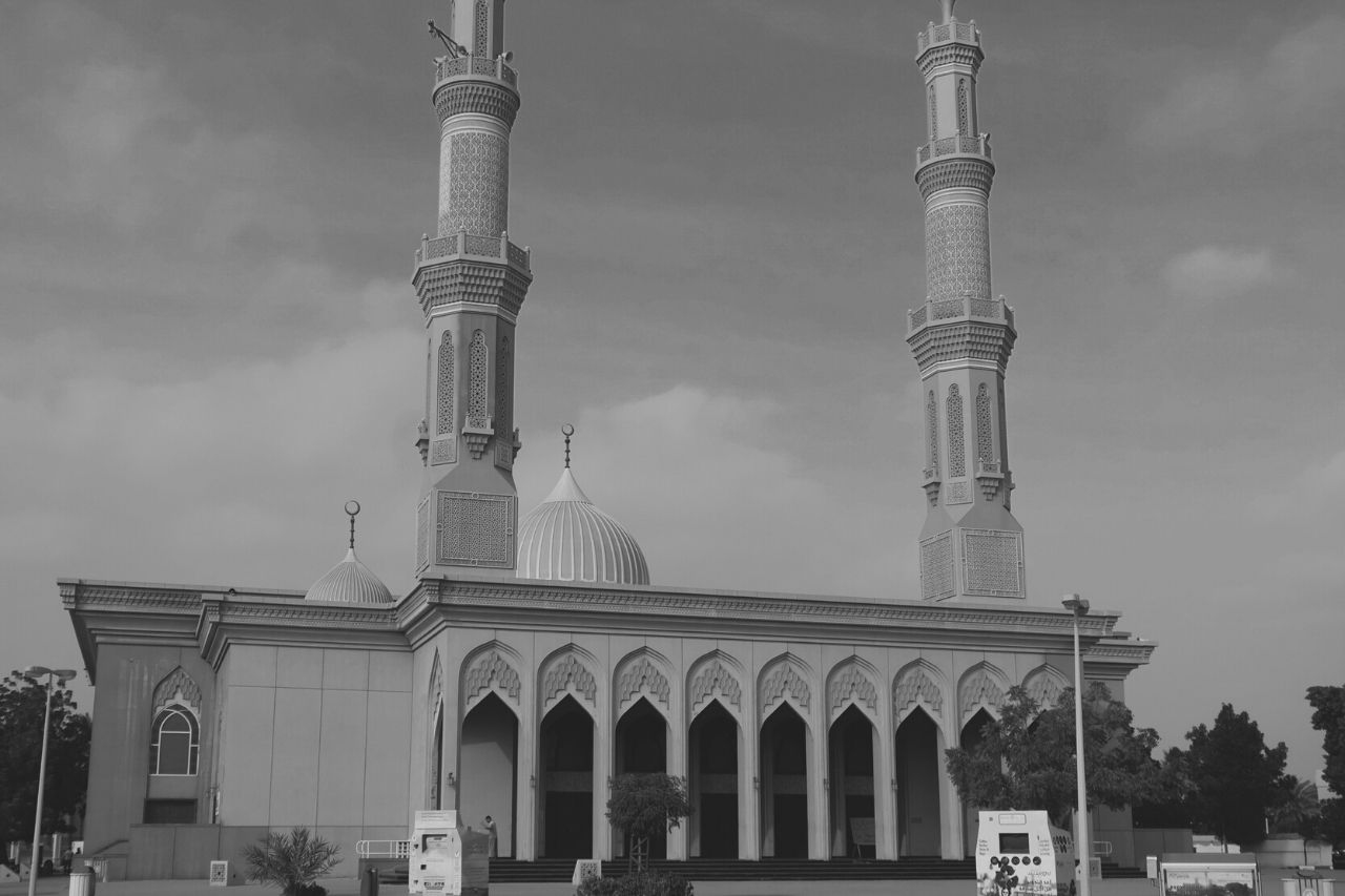 Vista exterior da mesquita de Ahmed Ibn Hambal