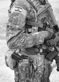 Soldado israelita na tropa