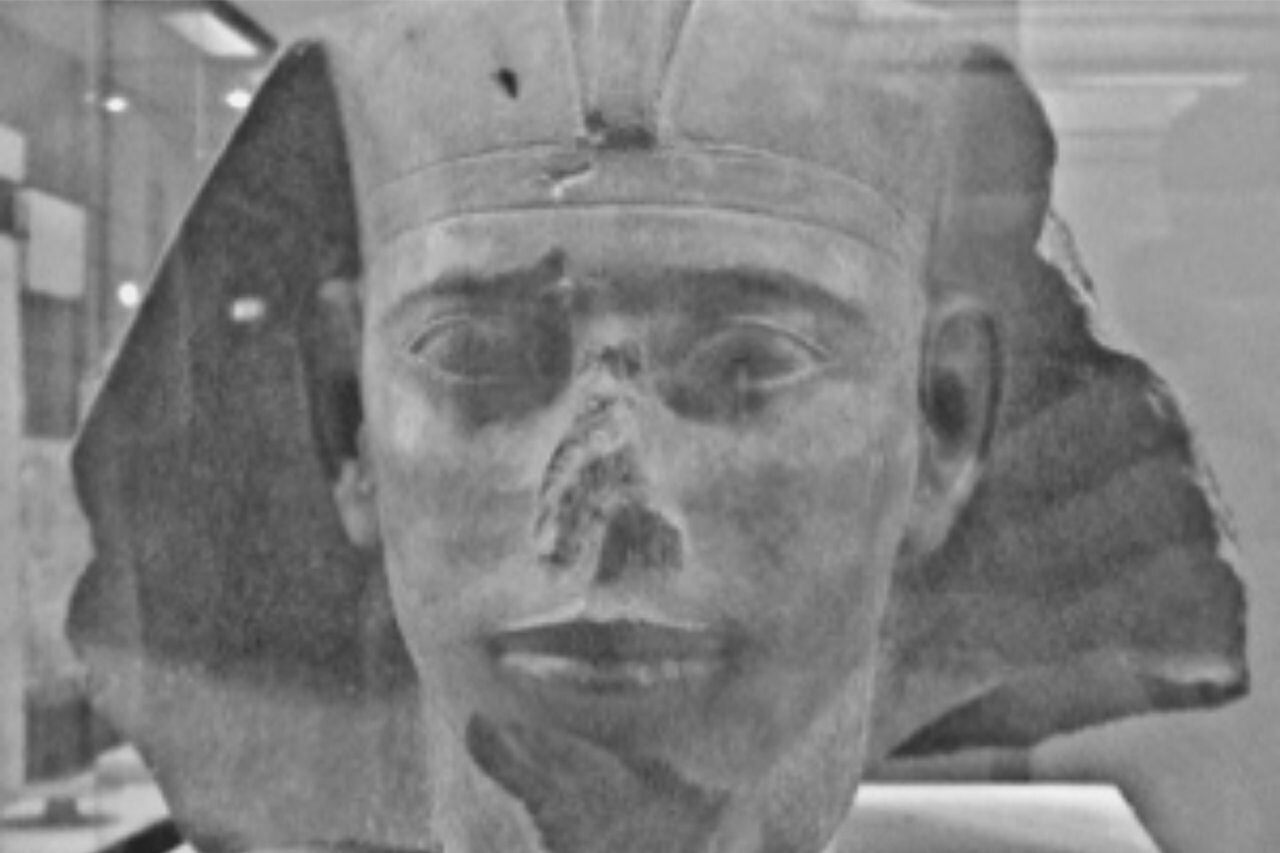 Estátua do rei Djedefre