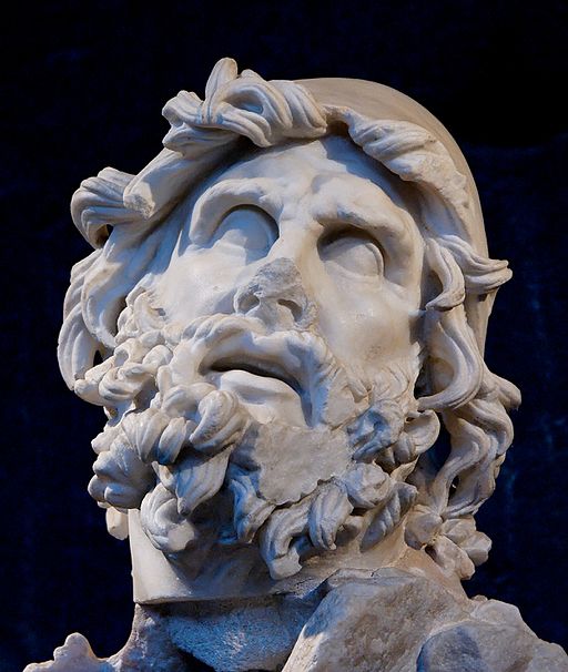 Escultura da cabeça de Ulisses da antiga Grécia