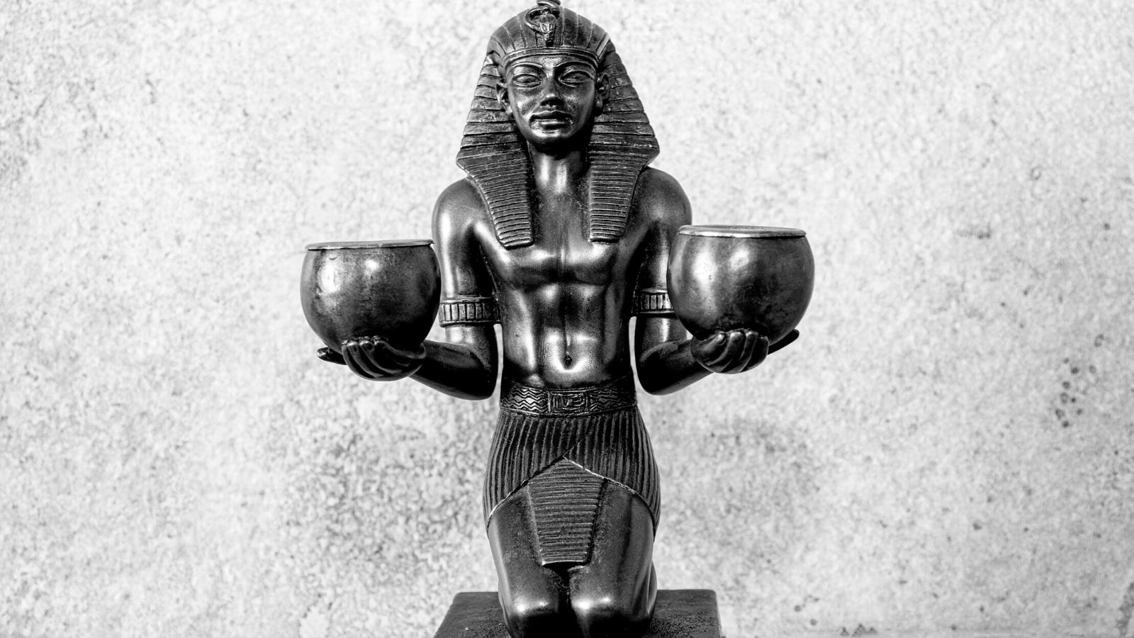 Amenhotep II: O Arqueiro Hábil e Faraó da 18.ª Dinastia