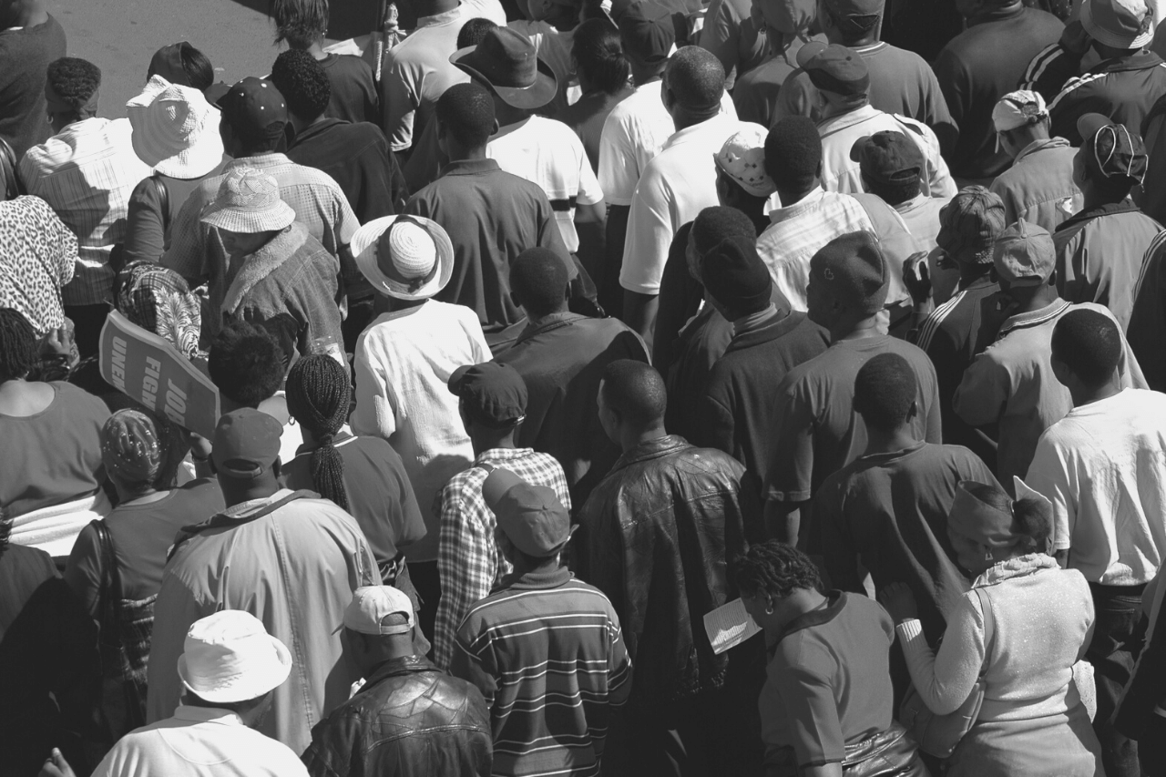Os Irmãos Muçulmanos no Egipto: sobreviver à repressão