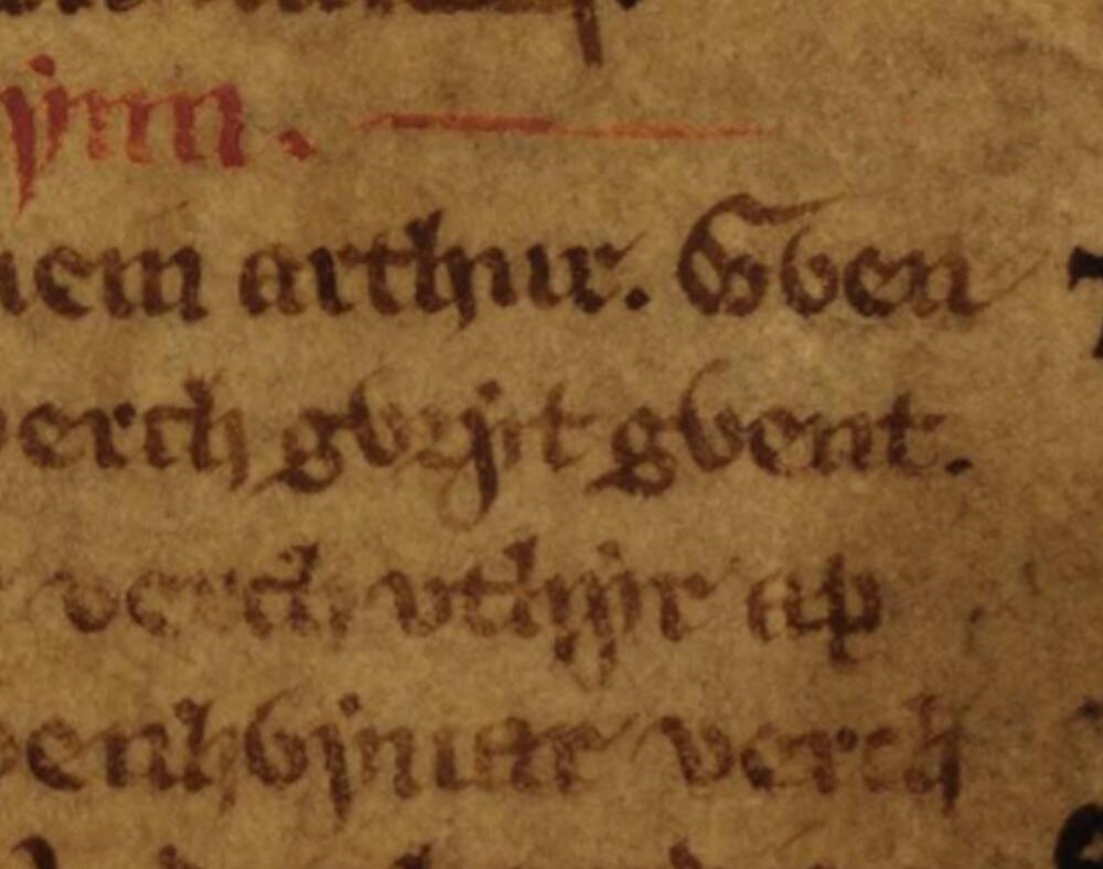 Folha 55v do Livro Branco de Rhydderch, que mostra a Tríade 56, as Três Grandes Rainhas de Artur, em que o nome de Cywryd Gwent se vê no centro, National Library of Wales, Aberystwyth