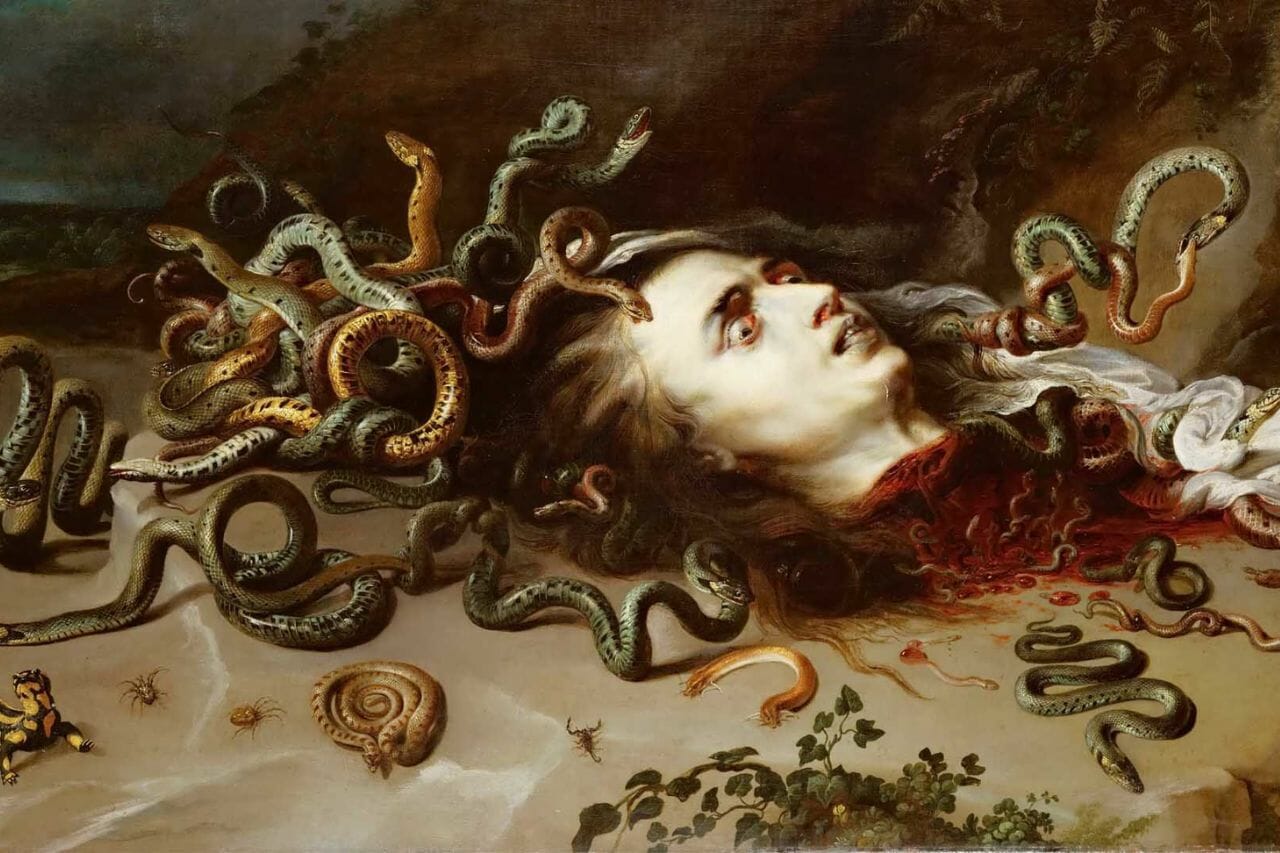 Por que Medusa foi amaldiçoada? Os dois lados da história